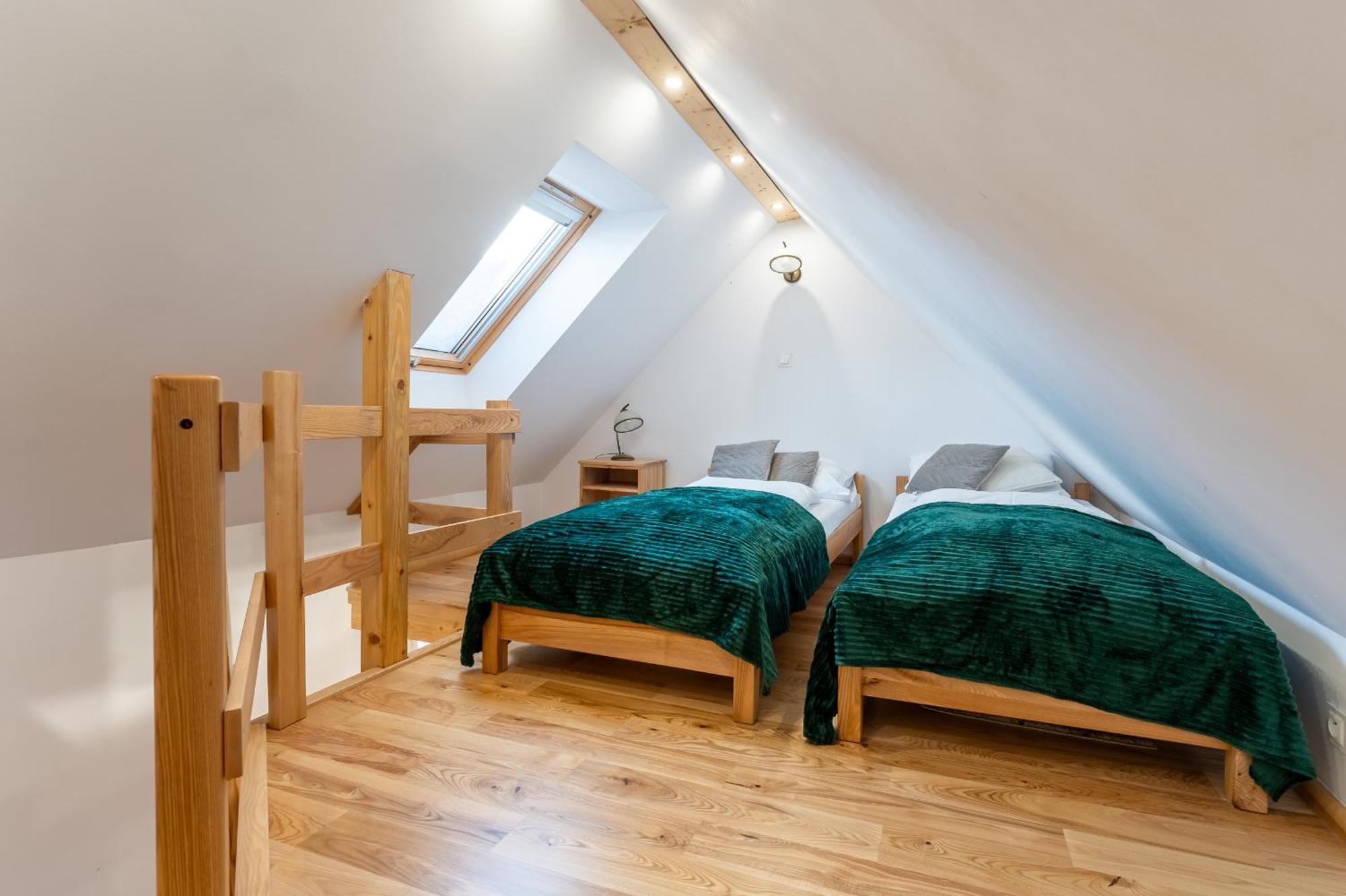 Dom Krawca - Pod Chojnikiem Apartman Jelenia Góra Kültér fotó