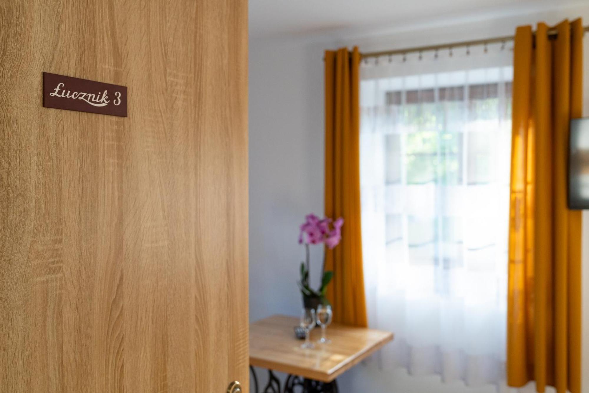 Dom Krawca - Pod Chojnikiem Apartman Jelenia Góra Kültér fotó