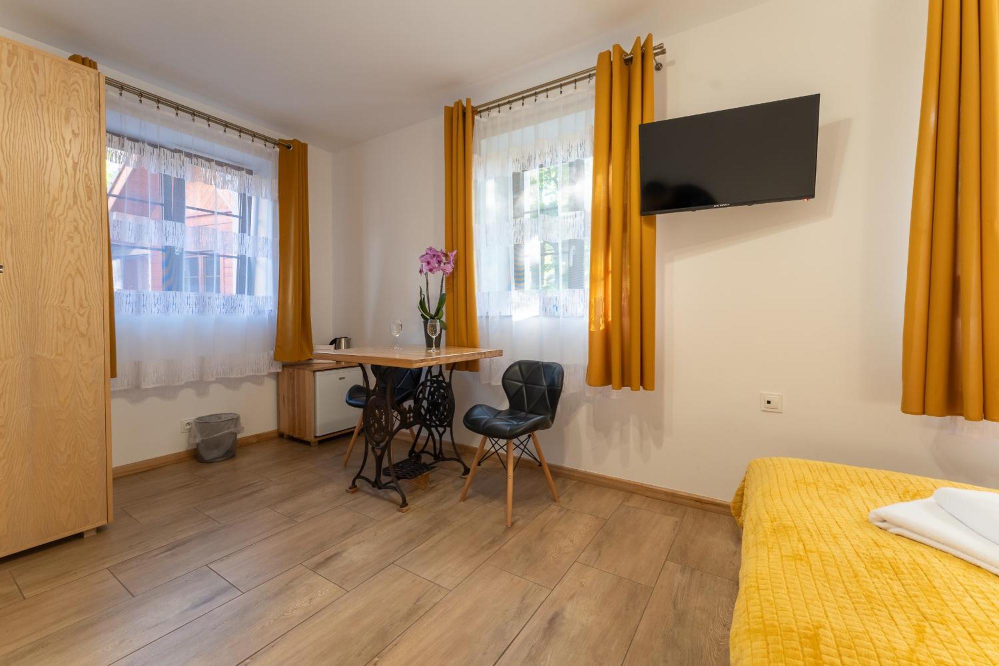 Dom Krawca - Pod Chojnikiem Apartman Jelenia Góra Kültér fotó