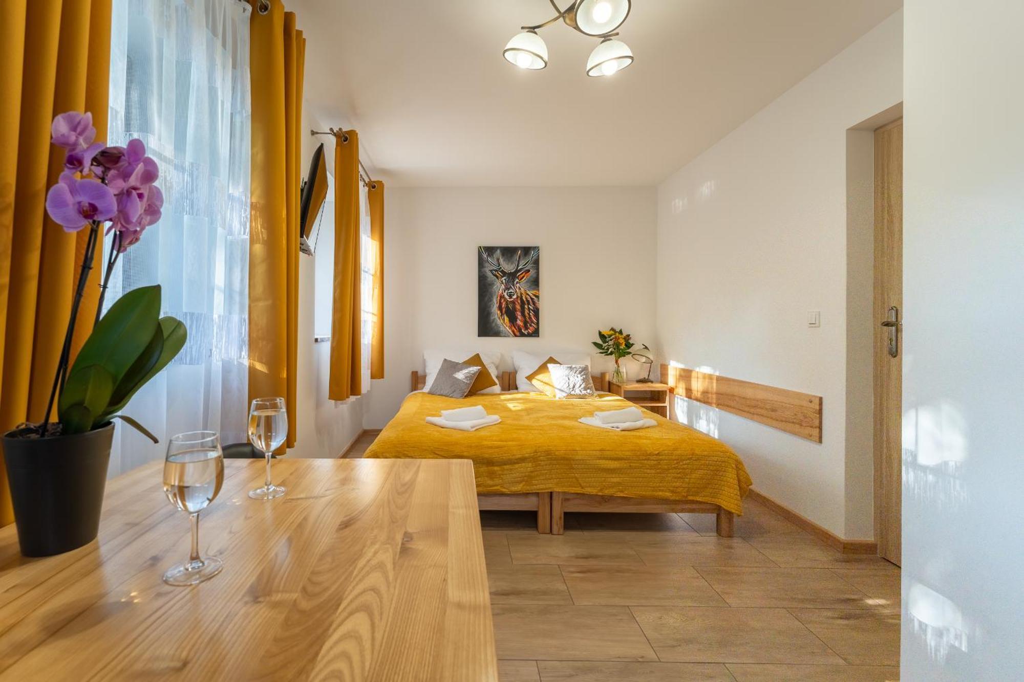 Dom Krawca - Pod Chojnikiem Apartman Jelenia Góra Kültér fotó