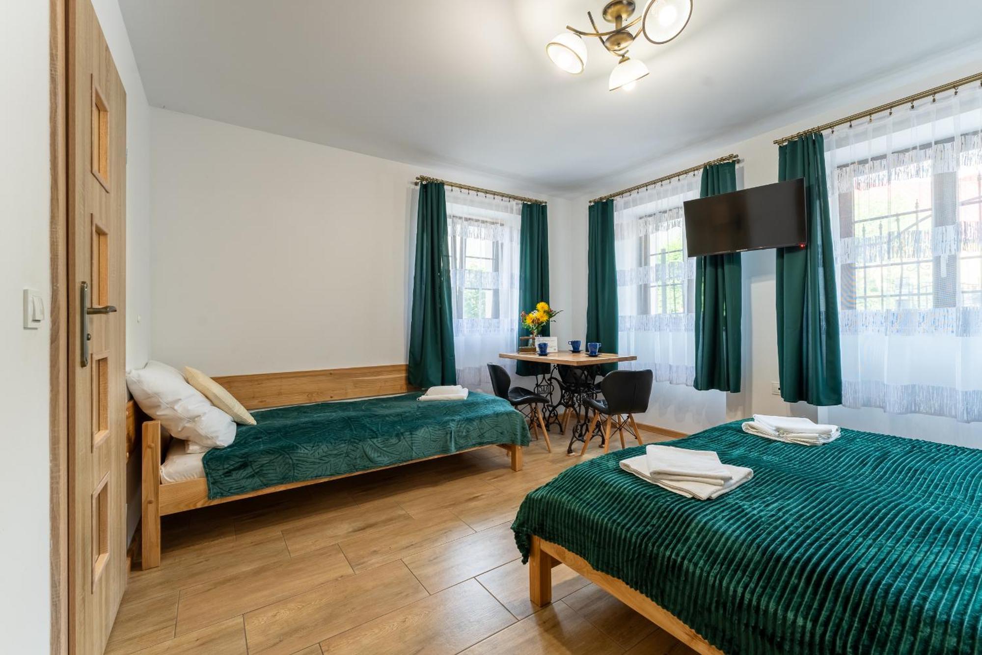 Dom Krawca - Pod Chojnikiem Apartman Jelenia Góra Kültér fotó